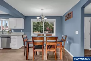 733 Meadowlawn Dr SE, Salem, OR 97317 - Photo 7
