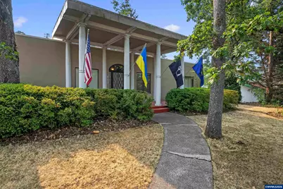 650 Liberty St SE, Salem, OR 97301 - Photo 1