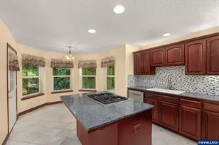 534 NE South Shore Rd, Portland, OR 97211 - Photo 11