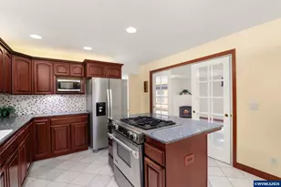 534 NE South Shore Rd, Portland, OR 97211 - Photo 15
