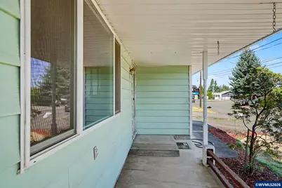 80 Berry St, Lebanon, OR 97355 - Photo 5