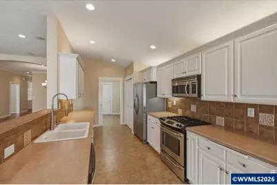 710 SE Saint Andrews Ln, Dallas, OR 97338 - Photo 17