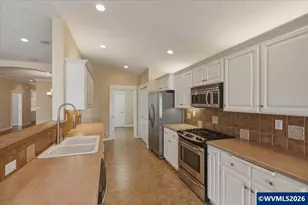 710 SE St Andrews Ln, Dallas, OR 97338 - Photo 17