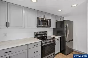 1871 Lexington Cir SE, Salem, OR 97306 - Photo 11