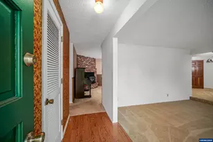 4652 Princess Ct NE, Salem, OR 97305 - Photo 3