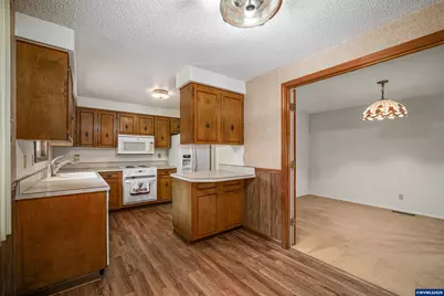 4652 Princess Ct NE, Salem, OR 97305 - Photo 25
