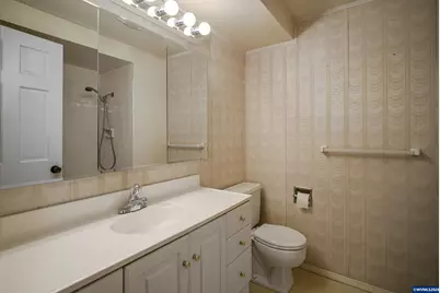 4652 Princess Ct NE, Salem, OR 97305 - Photo 13
