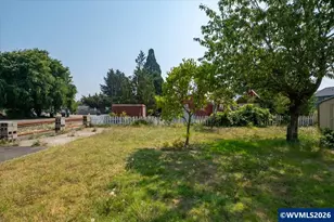 215 N Polk St, Independence, OR 97351 - Photo 33