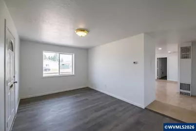 215 N Polk St, Independence, OR 97351 - Photo 5