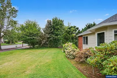 1553 E Burnett St, Stayton, OR 97383 - Photo 3