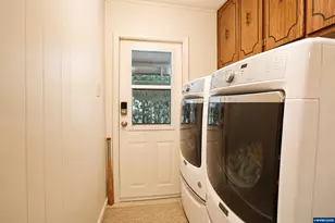 2232 42nd Ave SE, Salem, OR 97317 - Photo 33