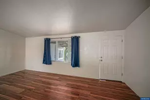 2868 Tide Ct NE, Salem, OR 97305 - Photo 11