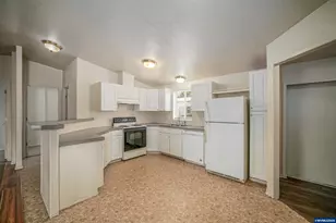 2868 Tide Ct NE, Salem, OR 97305 - Photo 13