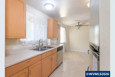 1090 Denise St SE, Salem, OR 97306 - Photo 9