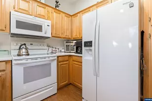 607 Glenbrook Cir, Florence, OR 97439 - Photo 9
