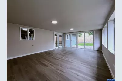 438 NW Douglas St, Dallas, OR 97338 - Photo 9