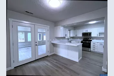 438 NW Douglas St, Dallas, OR 97338 - Photo 5