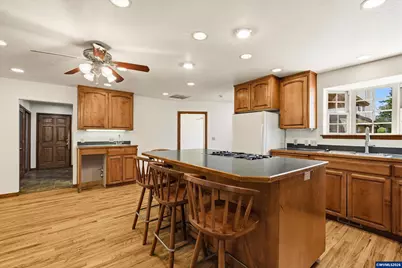 645 NW Kings Bl, Corvallis, OR 97330 - Photo 7