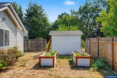 221 W Lincoln St, Carlton, OR 97111 - Photo 37