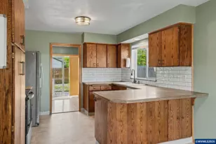 221 W Lincoln St, Carlton, OR 97111 - Photo 17