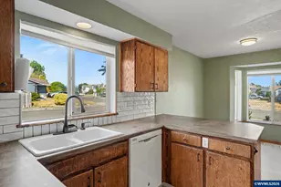 221 W Lincoln St, Carlton, OR 97111 - Photo 15