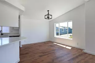 11105 Main #14 St, Donald, OR 97020 - Photo 7