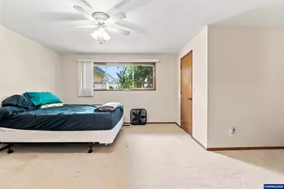 828 Oregon Wy, Woodburn, OR 97071 - Photo 17