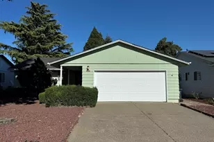 828 Oregon Way, Woodburn, OR 97071 - Photo 1