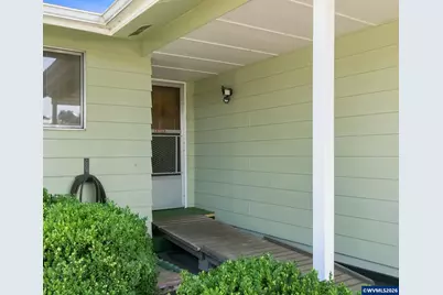 828 Oregon Wy, Woodburn, OR 97071 - Photo 3