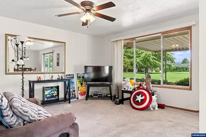 828 Oregon Wy, Woodburn, OR 97071 - Photo 5