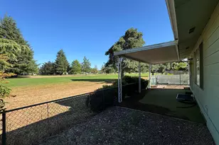 828 Oregon Way, Woodburn, OR 97071 - Photo 29