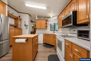 300 SE Lacreole Dr, Dallas, OR 97338 - Photo 7