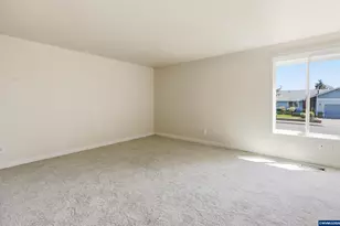 4384 Ermine St SE, Albany, OR 97322 - Photo 13