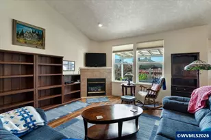 1268 S 7th St, Independence, OR 97351 - Photo 9