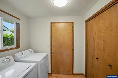 1643 Sunrise Cir NW, Salem, OR 97304 - Photo 17