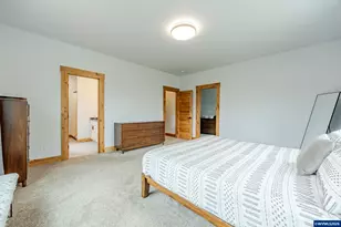 47555 McKenzie Hwy, Vida, OR 97488 - Photo 43