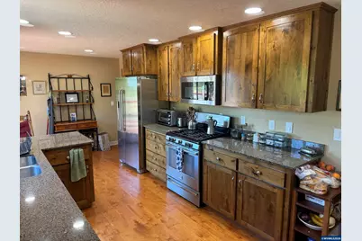 1053 Windemere Dr NW, Salem, OR 97304 - Photo 7