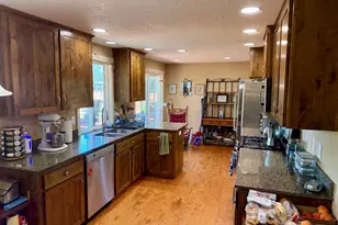 1053 Windemere Dr NW, Salem, OR 97304 - Photo 5