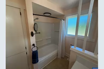 1053 Windemere Dr NW, Salem, OR 97304 - Photo 15