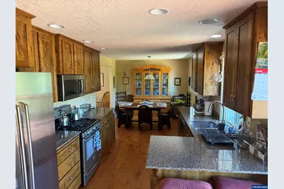 1053 Windemere Dr NW, Salem, OR 97304 - Photo 5