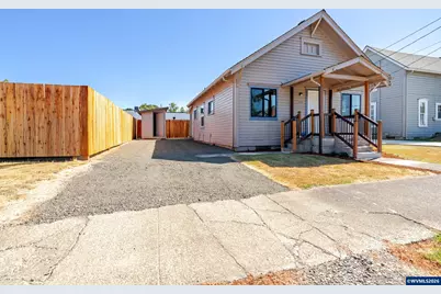 1116 SE 7th Av, Albany, OR 97321 - Photo 3