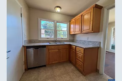 1551 Market St NE, Salem, OR 97301 - Photo 11