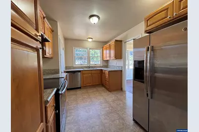 1551 Market St NE, Salem, OR 97301 - Photo 9