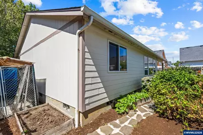 4830 Rebecca St NE, Salem, OR 97305 - Photo 29