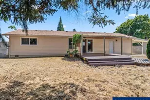 1078 29th St, Sweet Home, OR 97386 - Photo 7