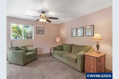 1078 29th St, Sweet Home, OR 97386 - Photo 3