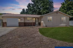 1078 29th St, Sweet Home, OR 97386 - Photo 1