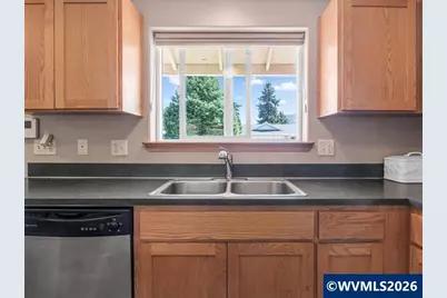 1078 29th St, Sweet Home, OR 97386 - Photo 13