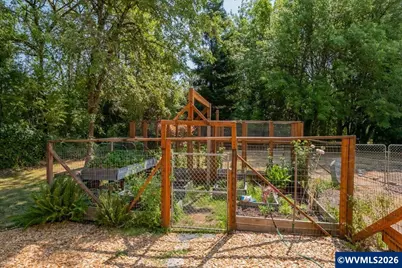 7650 NW Mountain View Dr, Corvallis, OR 97330 - Photo 33