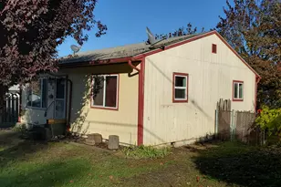 585 5th Ave, Sweet Home, OR 97386 - Photo 3
